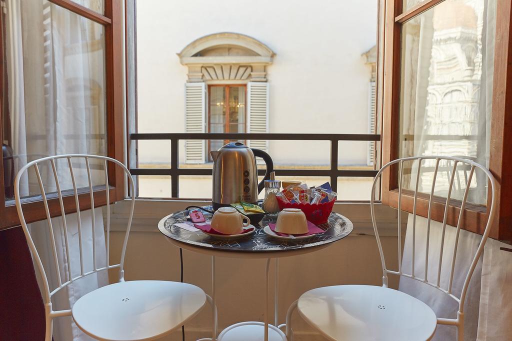 B&B Di Piazza Del Duomo Florens Exteriör bild
