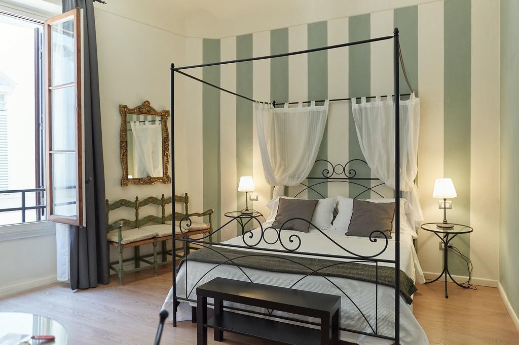 B&B Di Piazza Del Duomo Florens Rum bild