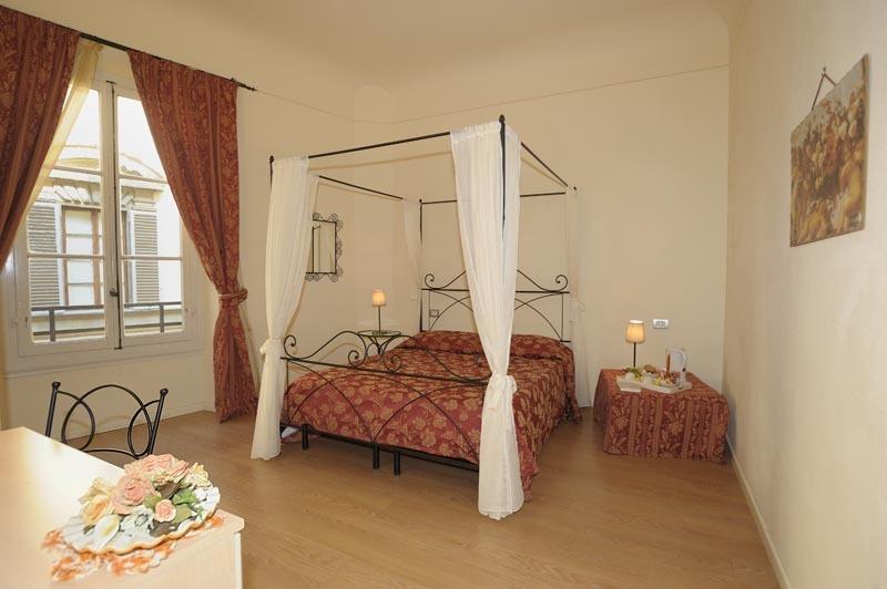 B&B Di Piazza Del Duomo Florens Exteriör bild