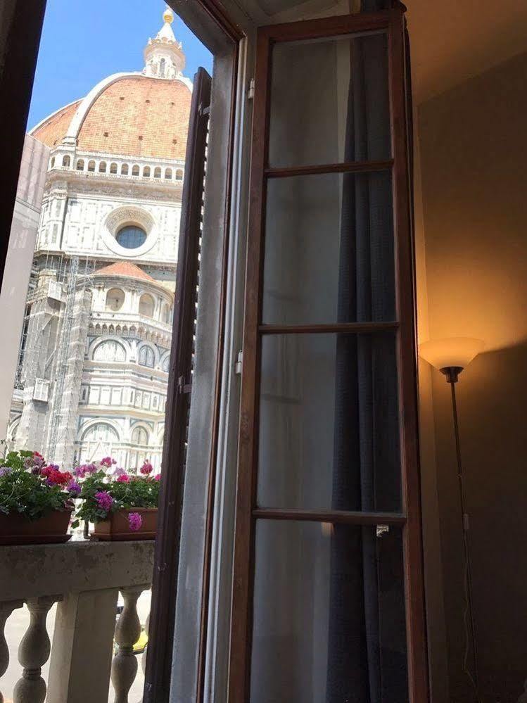 B&B Di Piazza Del Duomo Florens Exteriör bild