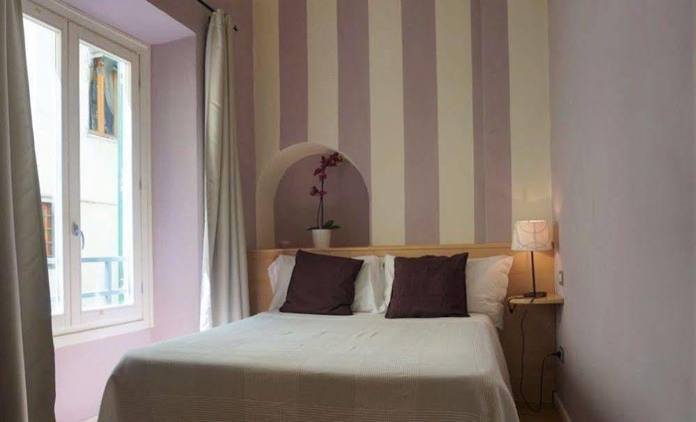 B&B Di Piazza Del Duomo Florens Exteriör bild