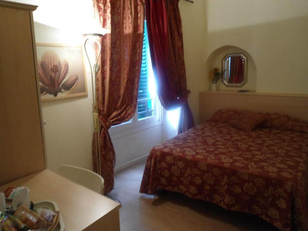 B&B Di Piazza Del Duomo Florens Exteriör bild
